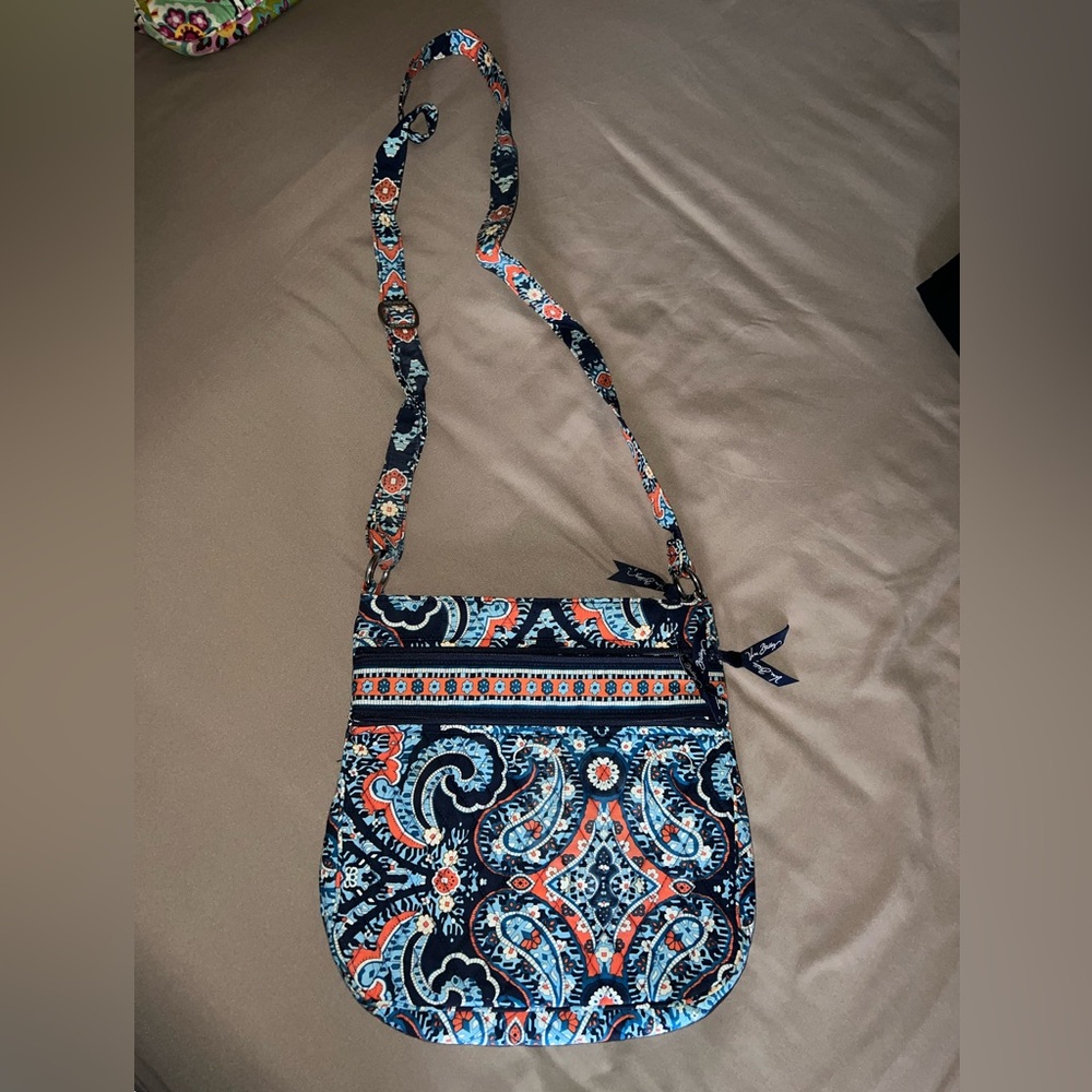 Vera Bradley cross body purse. Paisley print